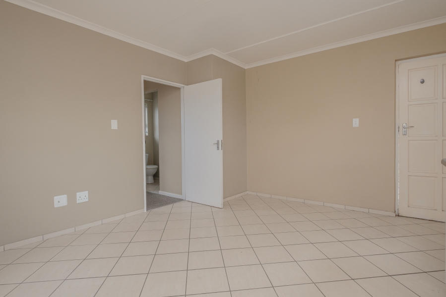 1 Bedroom Property for Sale in The Connifers Western Cape